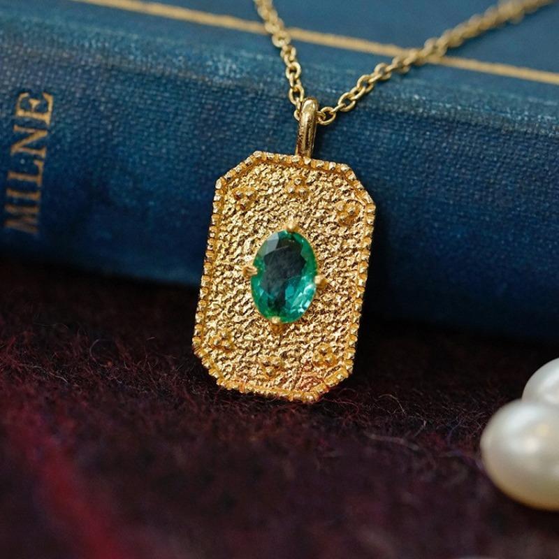 

Original Design Trendy Retro Square Necklace High-End Texture Elegant Fashion Inlaid Green Gemstones Pendant Banquet Jewelry 45cm