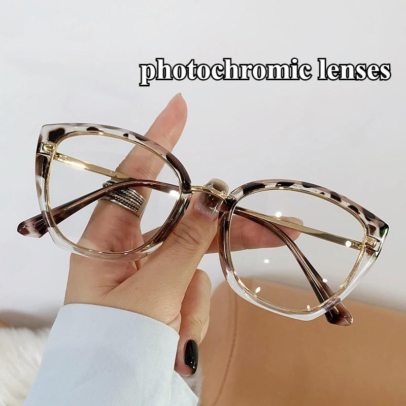 Fashionable High-Definition Color Changing Glasses Ultra Light Cat Eye Flat Lens Women'S Photochromic Goggles
