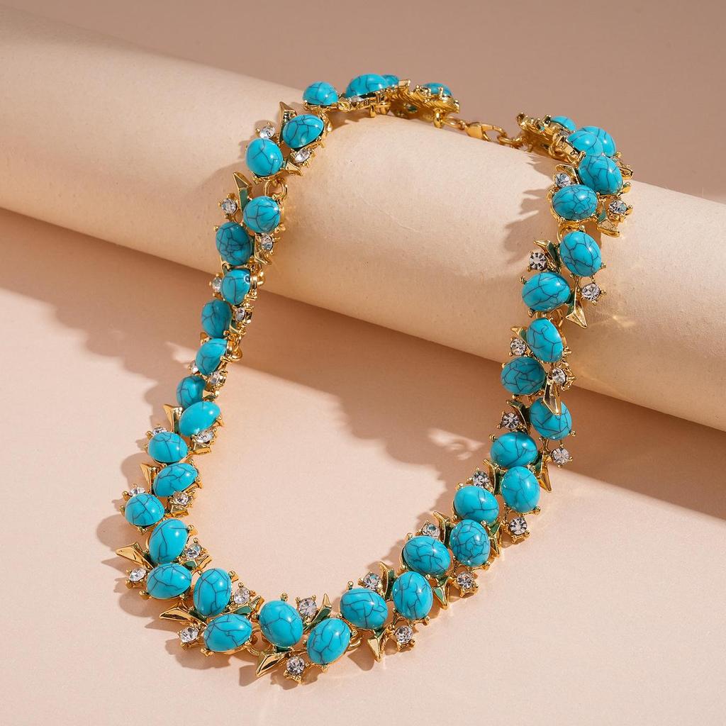 Elegant Acrylic Glass Beaded Pearl Necklace for Women – Versatile and Sophisticated Accessory