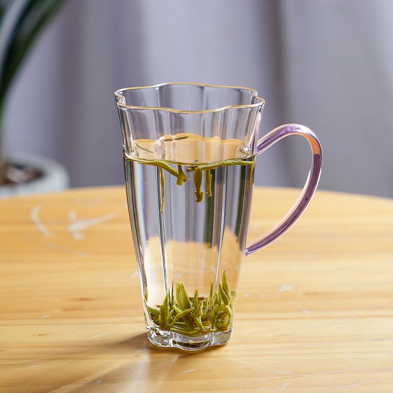 

Petal-shaped Glass Tea Cup with Handle for Home Use Transparent Tea Brewing Large Capacity Heat-resistant Cup 201-300ml