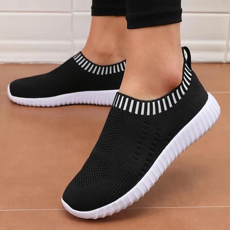 Women's Slip on Shoes Simple Mesh Design Comfortable Breathable Non Slip Shoes Outdoor Lawn Walking Leisure Vulcanized Shoes