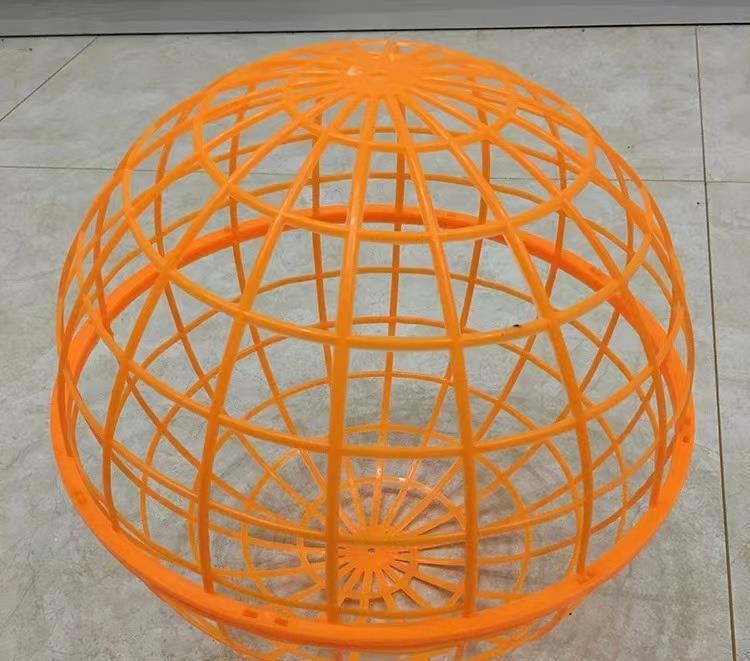 Portable Round Chicken Coop: Outdoor Rolling Foraging Cage for Free-Range Chickens