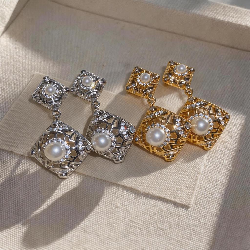 High-End Zirconia Pearl & Diamond Hollow Stud Earrings - French Luxury Vintage Style