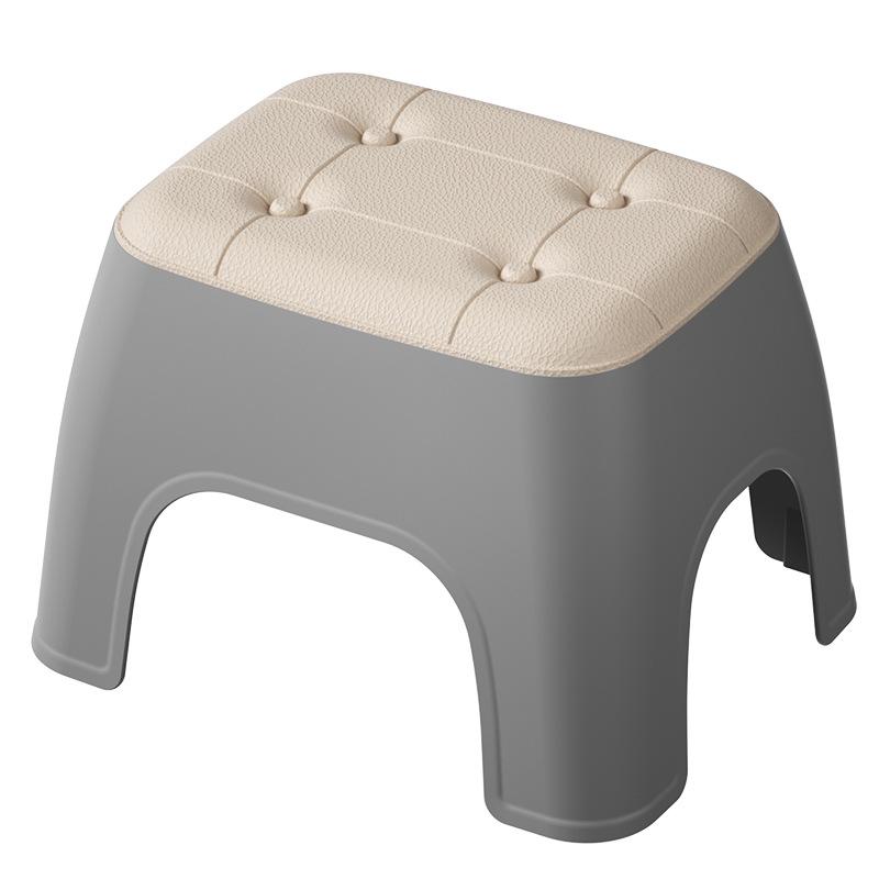 Kompakter quadratischer Kunststoffhocker für Zuhause, Badezimmer oder Kindergarten - Robustes und stapelbares Design