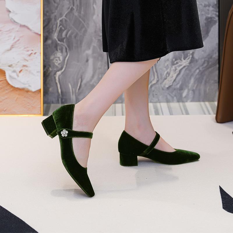 2025 Spring and Autumn Mary Jane Coarse Heel Single Shoes Women's Shallow Mouth One-word Buckle Strap Velcro Golden Velvet Retro Women's Shoes Larg