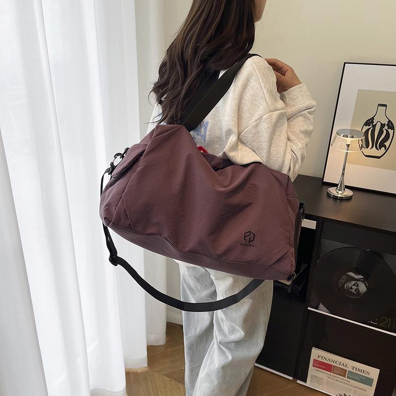 Women's Lightweight Large Capacity Travel Bag - Fashionable & Versatile for Sports and Fitness