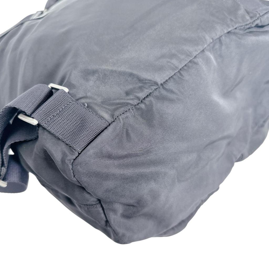 PRADA Triangle logo Backpack Backpack Â· Daypack Nylon black unisex Used