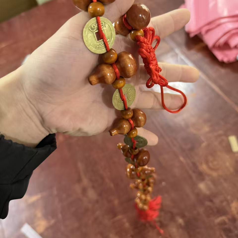 Teacher-Approved Wooden Gourd Pendant with Five Emperor Coins: Auspicious Door Decor