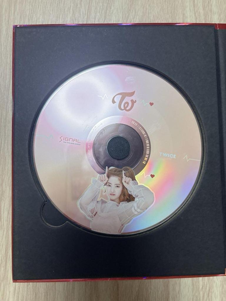 [USED] TWICE SIGNAL Album CD Trading Card