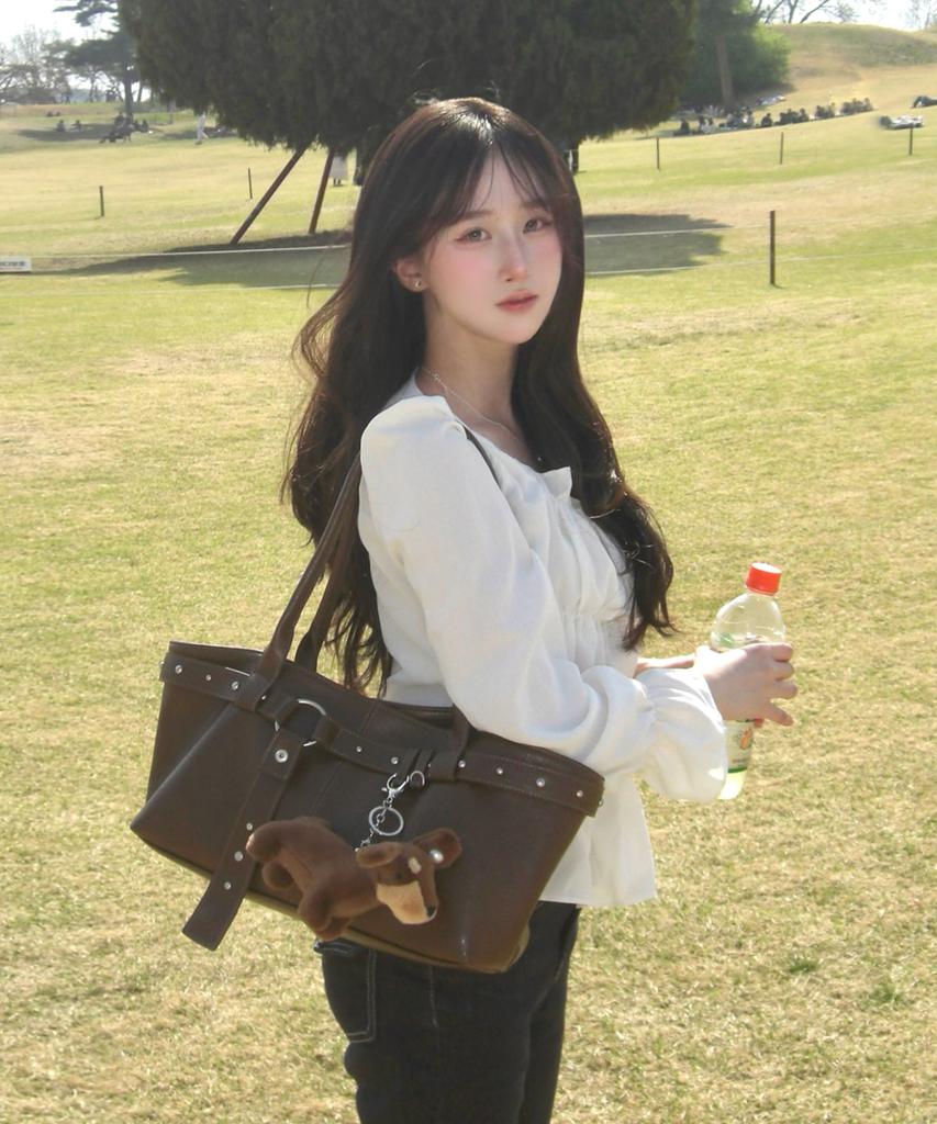 Raiment Stud Strap Boat Bag_Brown