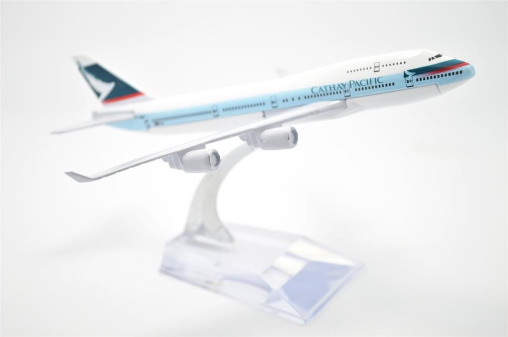 TANG DYNASTY 16cm Cathay Pacific Airways Boeing B747 Alloy Airplane Plane Model Toy 1/400