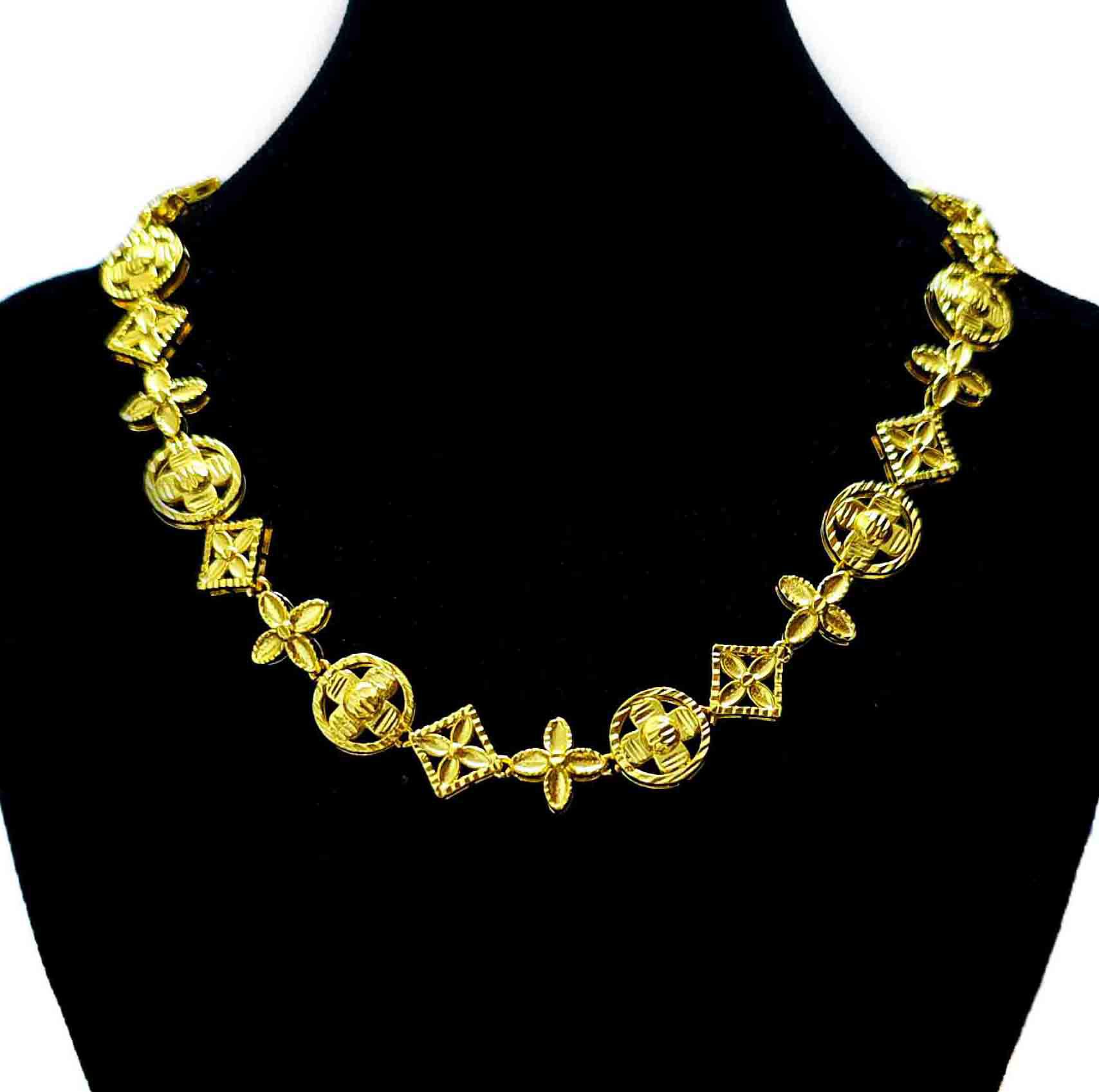 

INS Style Four-Leaf Clover Gold-Plated Necklace: Exquisite, Versatile, Light Luxury Fashion in European & American Design