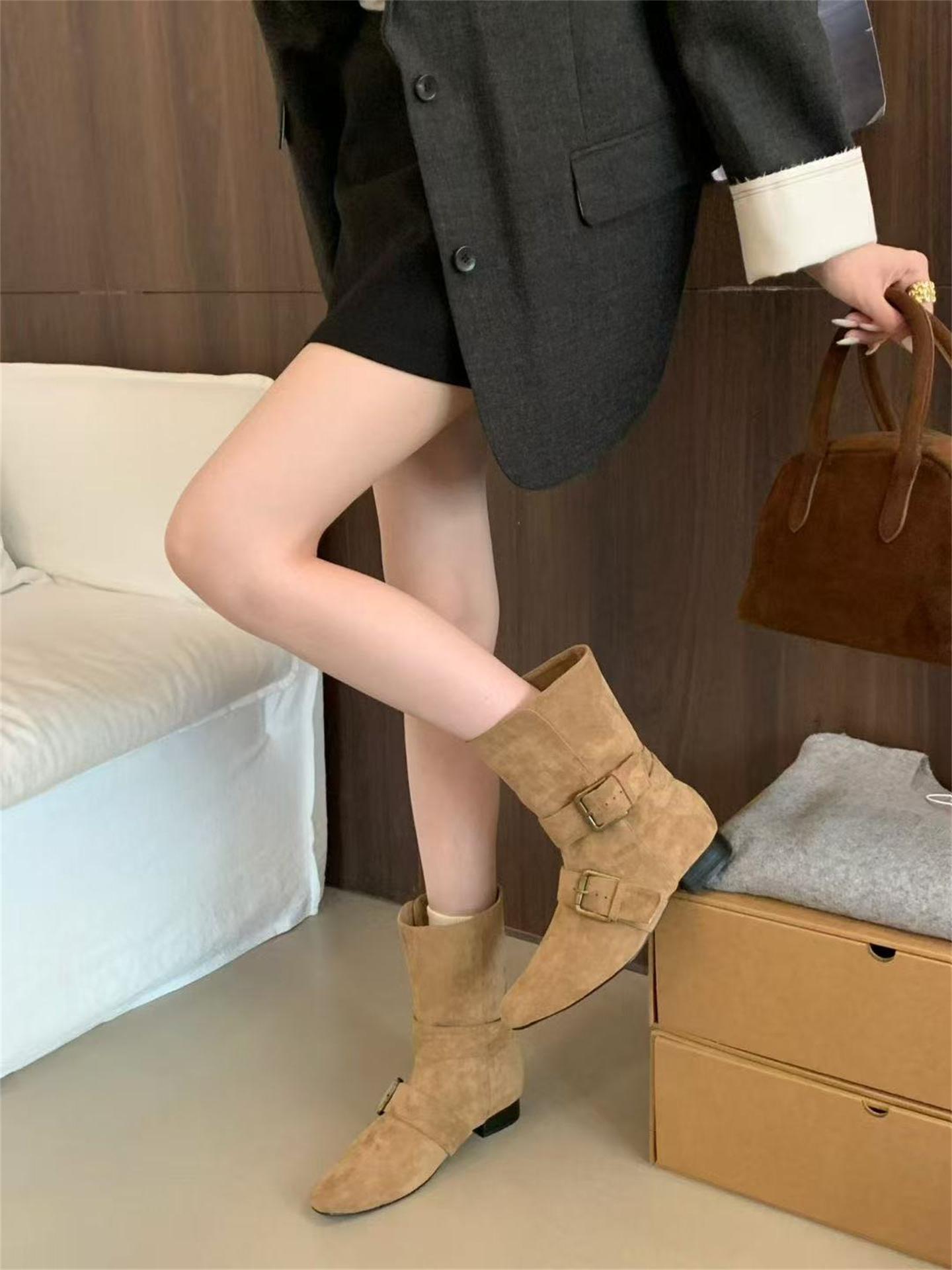

2025 autumn and winter new short boots women s retro matte belt buckle medium boots slim thick heel Martin boots ins tide 35