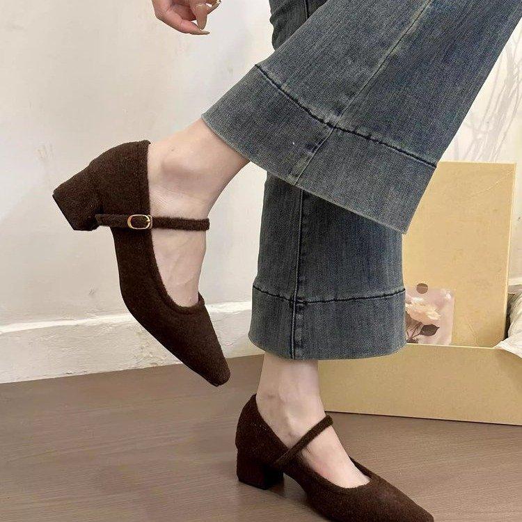 

French temperament single shoes thick heel with skirt word belt Mary Jane shoes women s pointed high heels versatile velvet women s shoes 35 чёрный