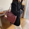 Retro niche large-capacity bag women's autumn new simple baseball underarm bag versatile pendant tote bag