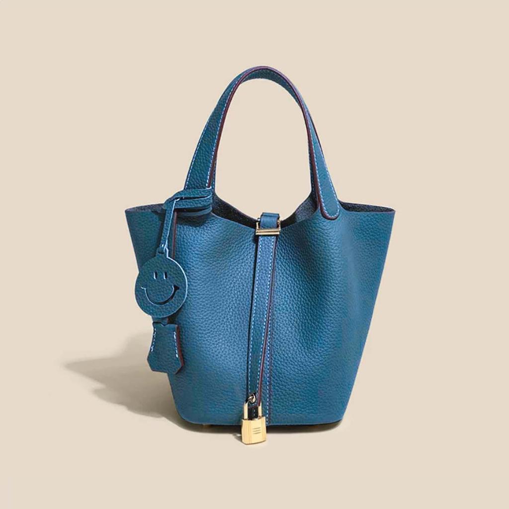 2025 Trending Women's Genuine Leather Cowhide Bucket Bag: Versatile, Top Layer Vegetable Tanned Handbag