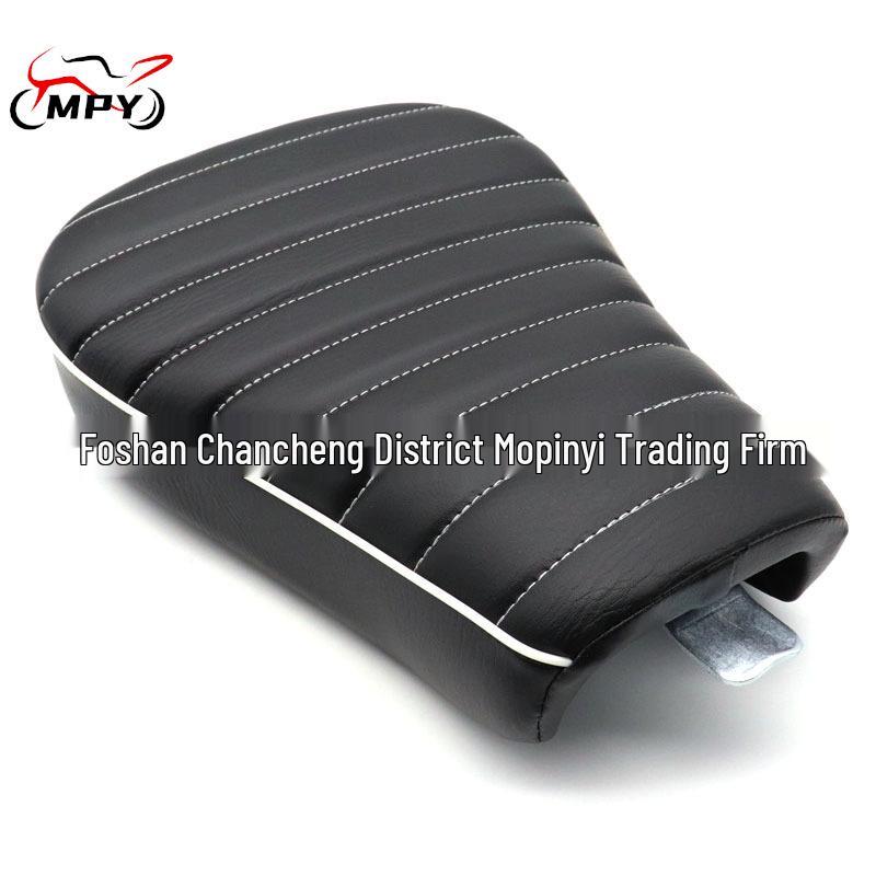 

Harley XL883X48 Front Seat Bag with Horizontal Stripes - Motorcycle Modification Accessory