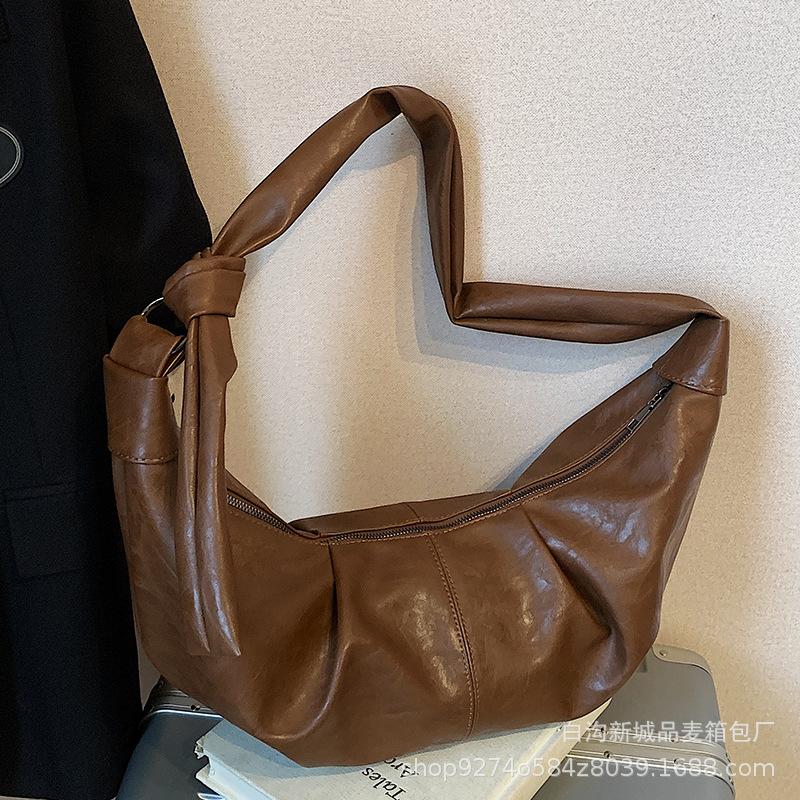 Large-capacity bag women's 2025 autumn/winter new retro pleated one-shoulder crossbody bag commuter dumpling bag croissant