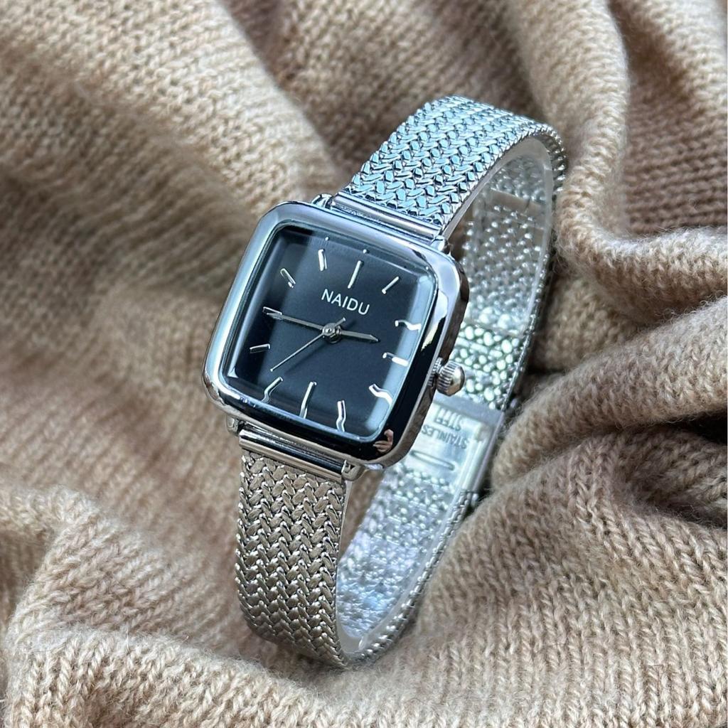 Light Luxury high-end Women Watch Simple and Compact Dial Cool Retro Korean Version Female Student Quartz Wristwatches