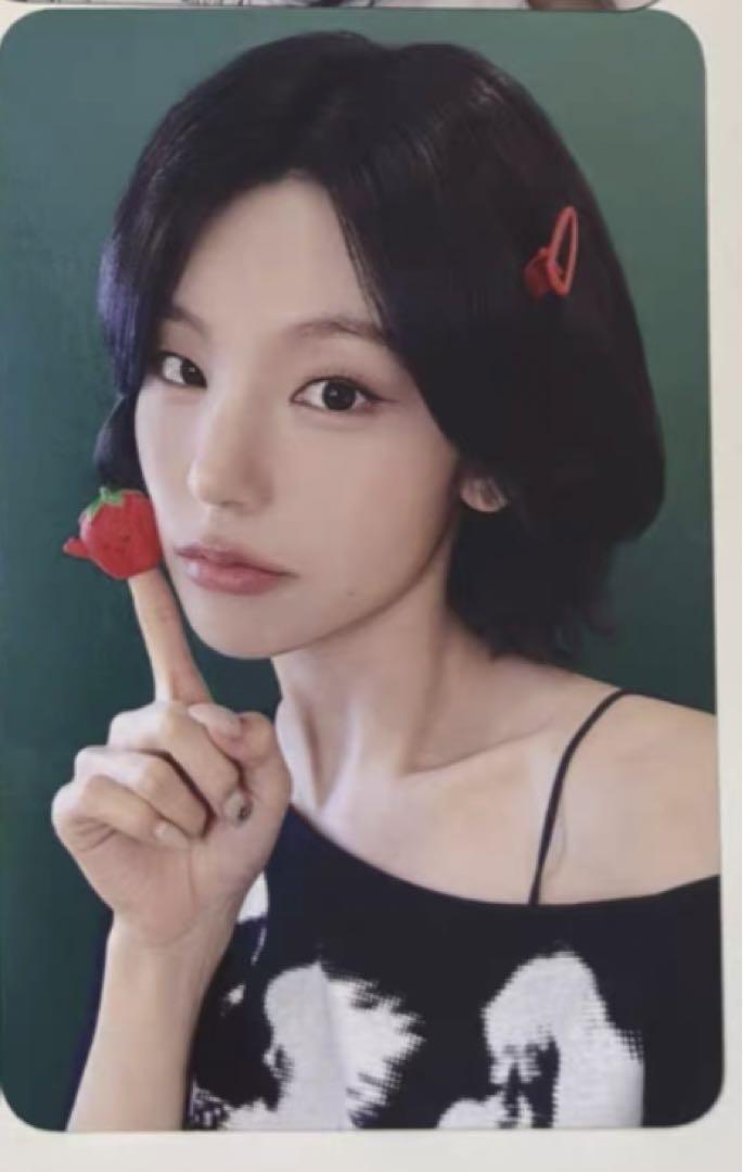 

[USED] ITZY Yeji Makestar China Shanghai Autograph Session Winner Exclusive Trading Card