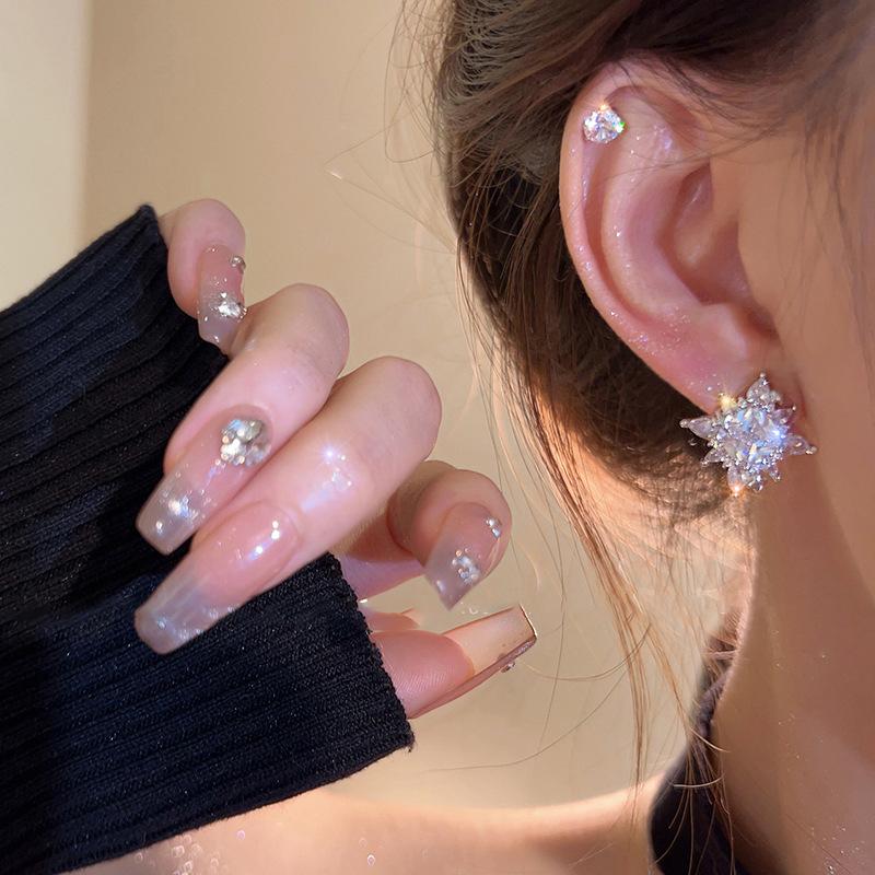Super sparkling zircon star stud earrings cold wind versatile earrings fashion temperament earrings