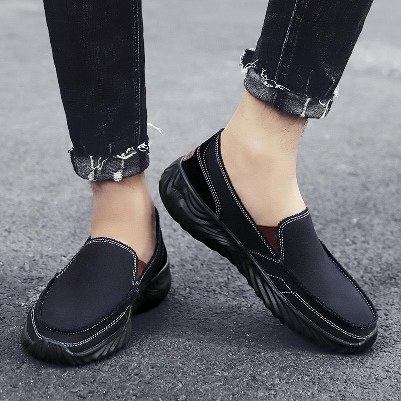 

Men s shoes canvas shoes flat lazy shoes casual shoes wide version shoes low top shoes one foot galoshes driving shoes large size 38 чорний