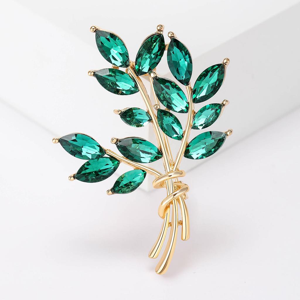 Diamantová brož motýl šála svetr doplňky