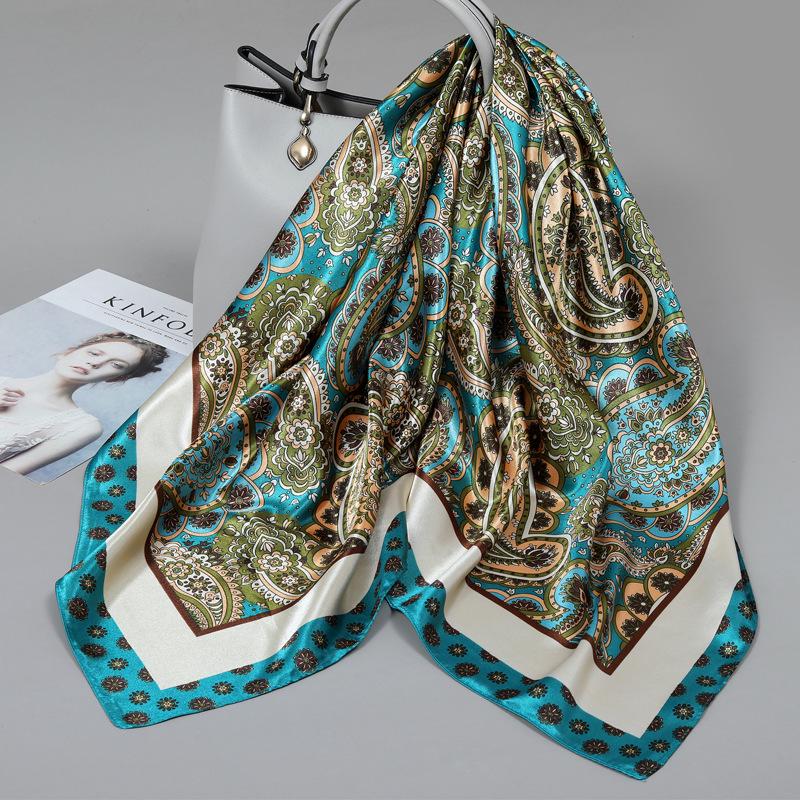 Foulard quadrato in seta stile influencer: Sciarpa da collo da donna alla moda, Sciarpa, Protezione solare, Garza stampata, Accessorio per abbigliamento professionale