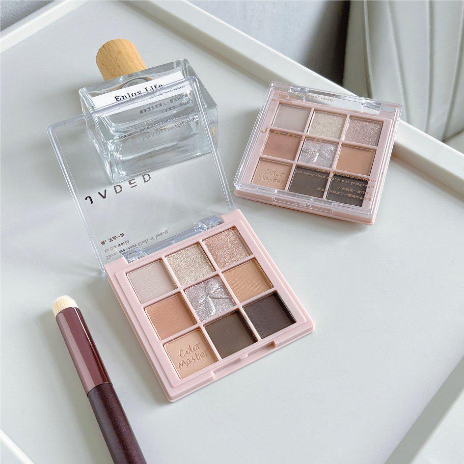 

JADED Jia Da Восстанавливающая палетка теней для век 9 цветов - Лесной орех светлый, мерцающие и матовые финиши для дня и ночи. 8.1g