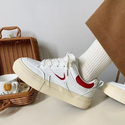 Leren retro rode board schoenen kinderen 2024 nieuw Hong Kong stijl chic veelzijdig zachte zool witte schoenen sport- en vrijetijdsschoenen dames
