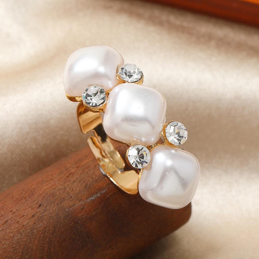 French Retro Pearl Rhinestone Irregular Flower Star Geometric Ring