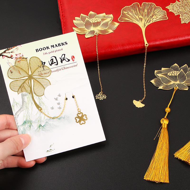 Handcrafted Metal Bookmark with Yellow Pendant – Creative and Personalized Student Gift