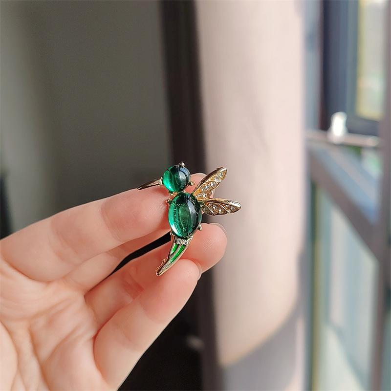 High-End Temperament Hummingbird Brooch Fashion Versatile Opal Bird Pin Cardigan Anti-Light Corsage For Men And Women