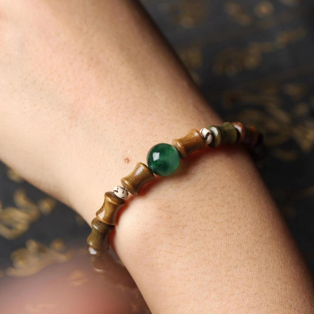 Exquisite Green Sandalwood Bracelet with Green Beads: Rising Step by Step – Popular Live Broadcast Item