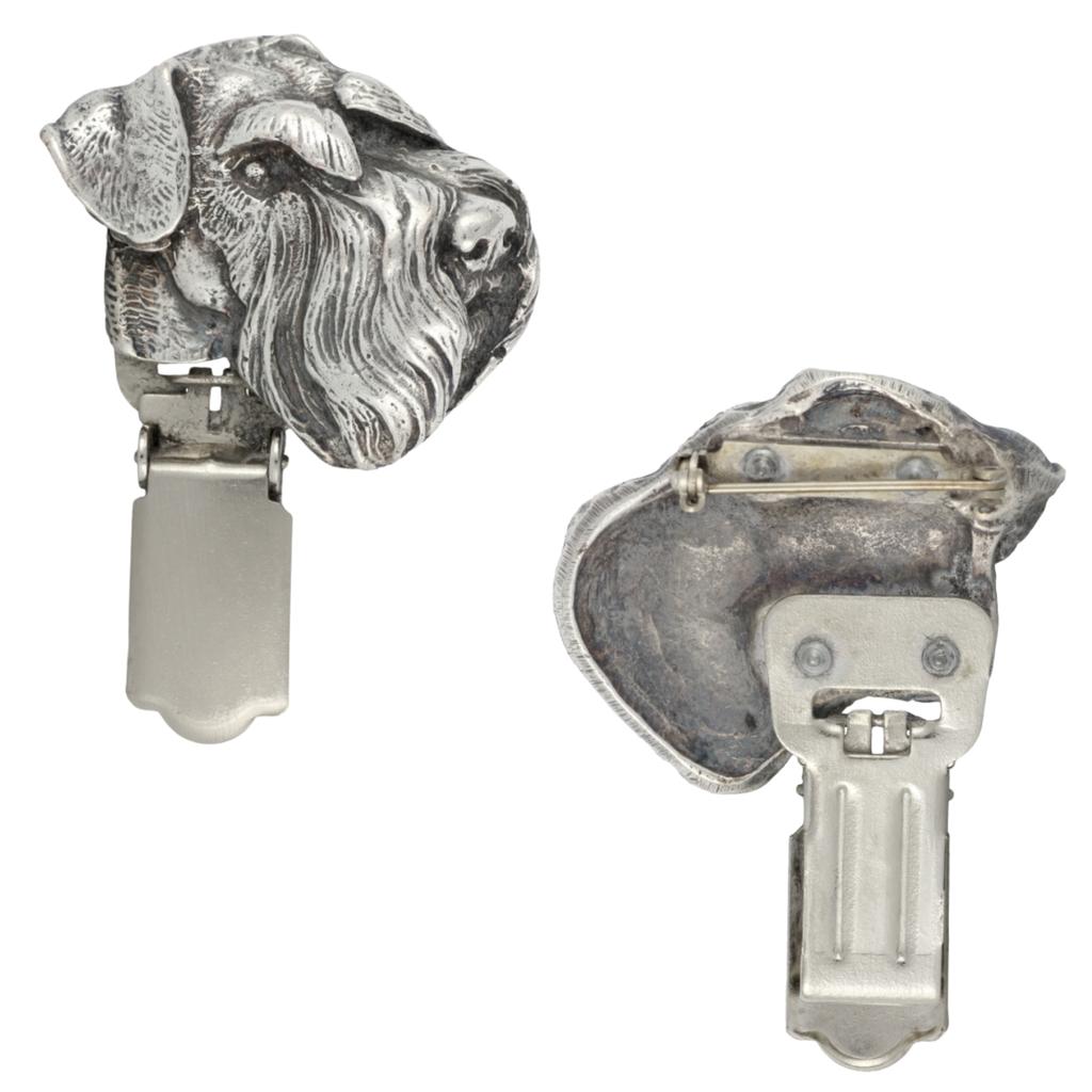 Schnauzer I – Brooch with a clip, holder for a start number – Design 01 | Art-Dog