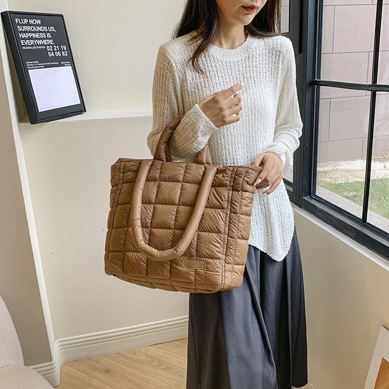 Fashionable Large Capacity Diamond Grid Cotton Jacket Tote Bag Women's 2023 Winter New Popular All-match Underarm Shoulder Bag