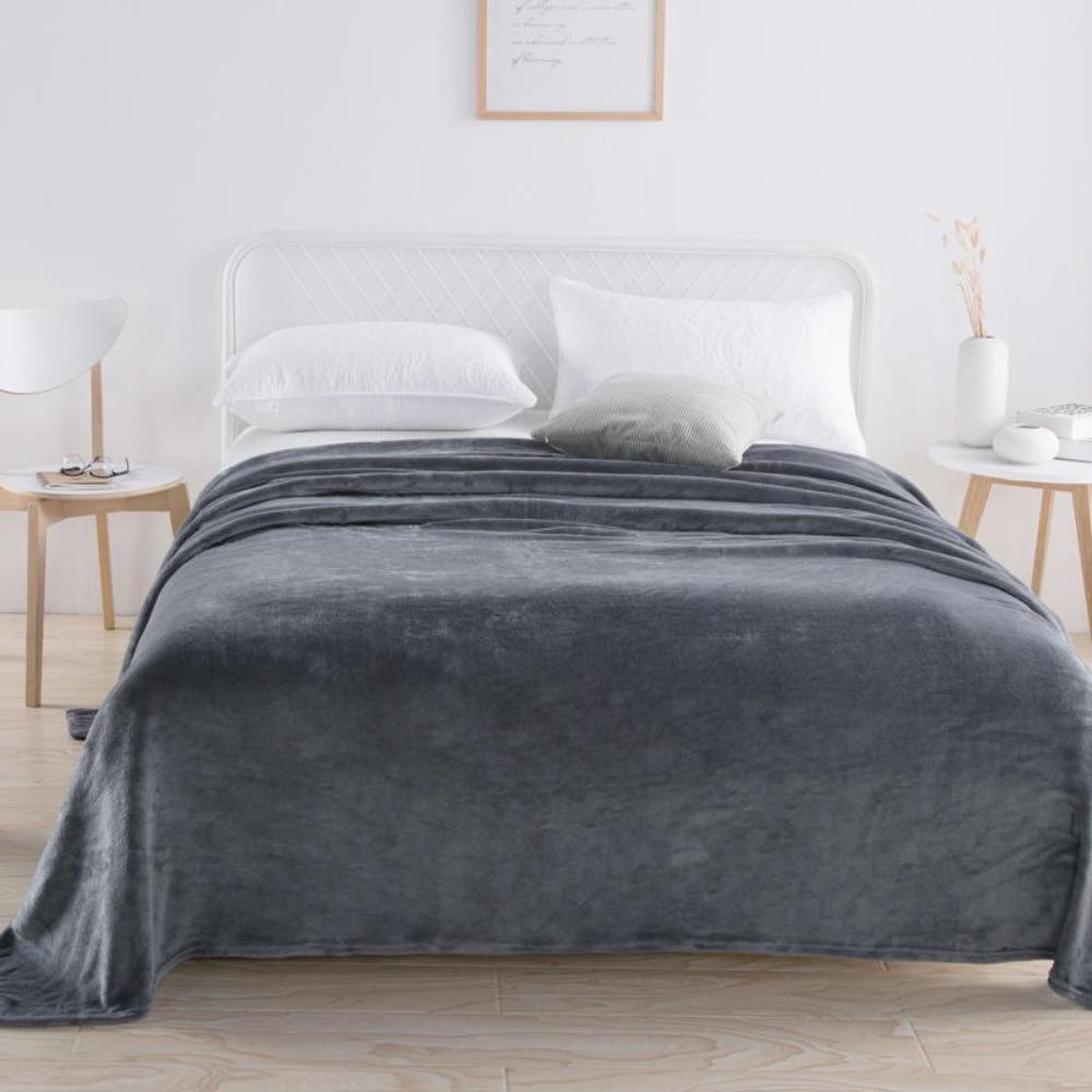 Solid Color Summer Sleep Blanket Skin-friendly Cover Blanket Multipurpose Flannel Blanket Hotel