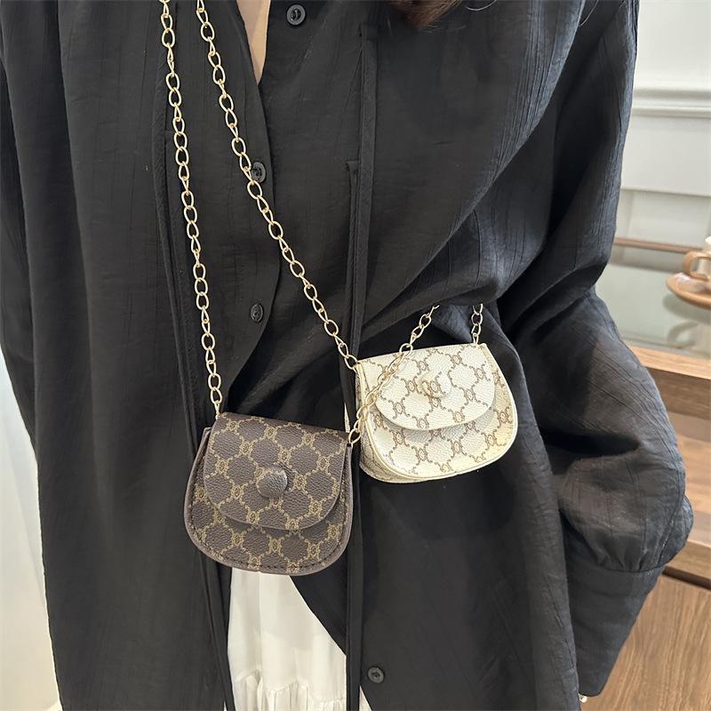 Chain personalized lipstick small bag women's 2024 spring new Korean version simple messenger bag fashionable foreign shoulder bag