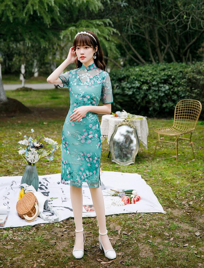 1011 summer medium and long young lace embroidery improved cheongsam daily girl hollow stand-up collar temperament fashion cheongsam