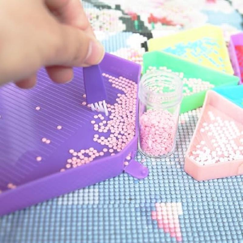 9Pcs Diamond Painting Tray Set, Hexagon Drill Storage Trays with 6 Triangle Trays, Spoon & Brush, 5D Diamond Embroidery Accessories DIY Art Supplies