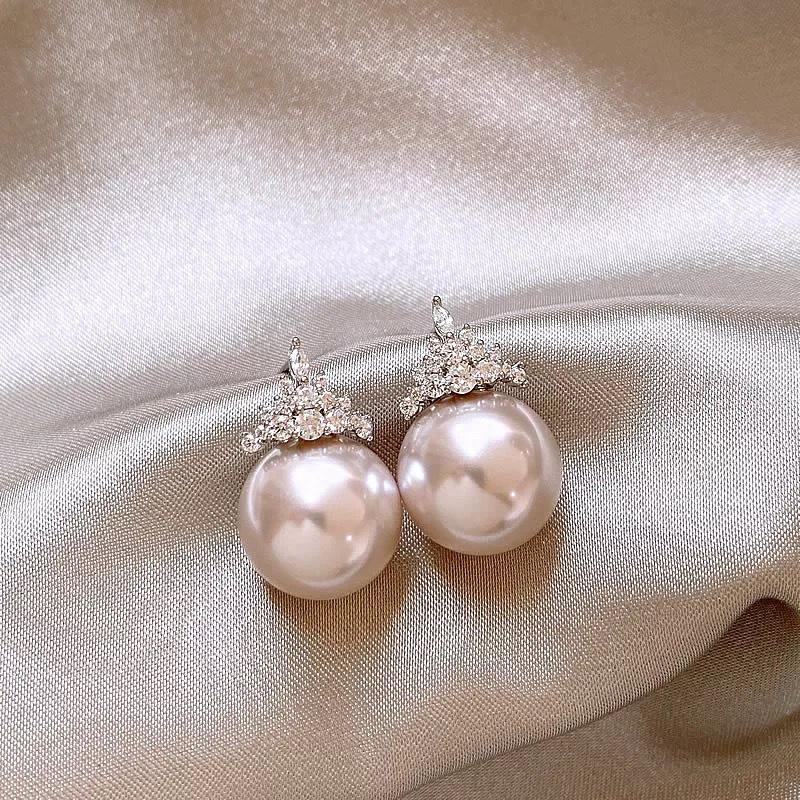 Boucles d'oreilles puces fleur perle rétro françaises haut de gamme - Élégantes, polyvalentes et à la mode pour femmes