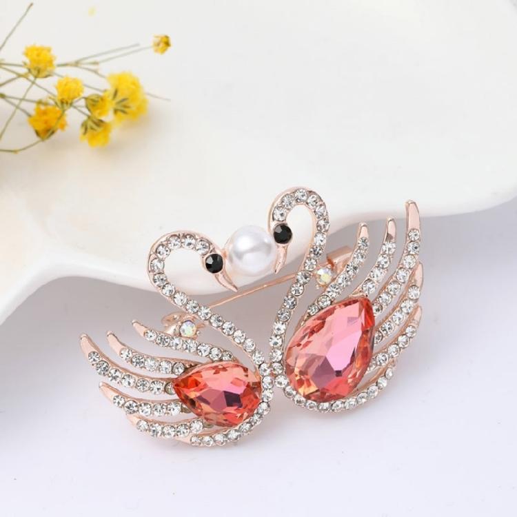 Elegant Small Swan Brooches with Rhinestones Unique Swan Pin Unisex Pins Alloy Texture Suitable for Fashionable Outfits
