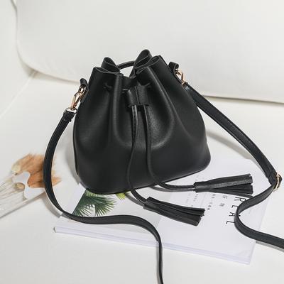Tassel Shoulder Bag for Women  Large Capacity Textured Bucket Bag  Casual and Light  Fashion  Versatile