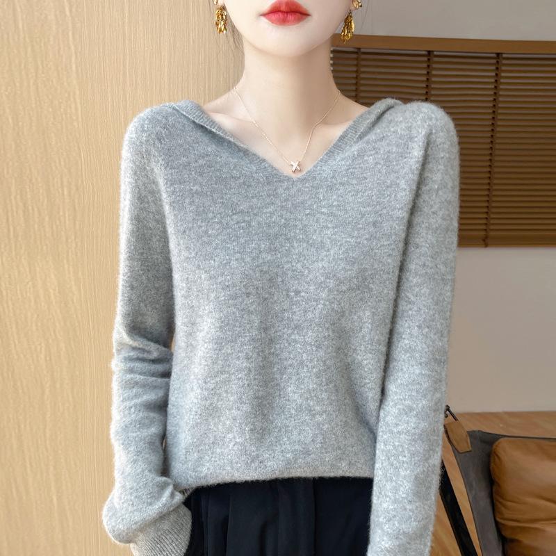 Women's 100% Wool Hooded Sweater: Cozy, Loose Fit, Perfect for Autumn/Winter. Trendy Base Layer and Knit Hoodie.
