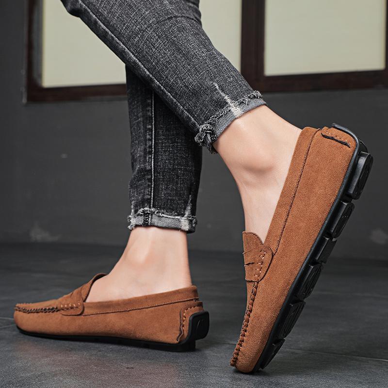Fashion 2025 Spring Suede Lazy Loafers Lightweight Soft Bottom New Casual Men Breathable Flat Bottom Daily Simple Trendy Driving Shoes
