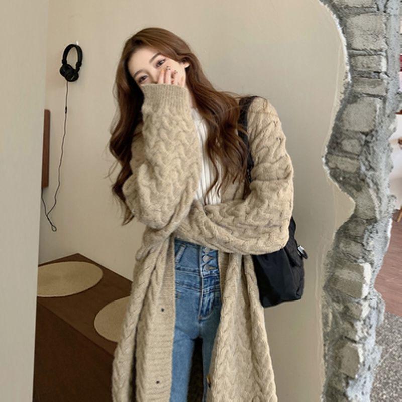 Women's Mid-Length Retro Knit Cardigan: Cozy, Loose Autumn/Winter Sweater Coat