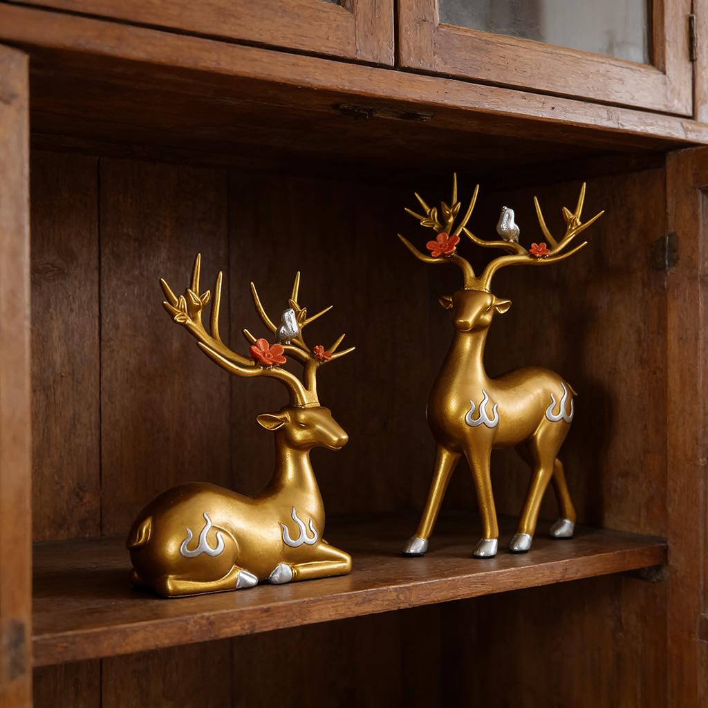Nordic Style Deer Figurines Set, Resin Elk Statues with Gold Antler, Creative Home Decor Ornaments for Living Room TV Cabinet