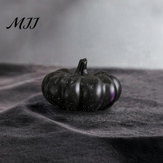 Tabletop Pumpkin Sculpture Halloween Ornaments, Resin Delicate Texture Stable Sculpture, Spotted Retro Textured Accents, for TV Cabinet