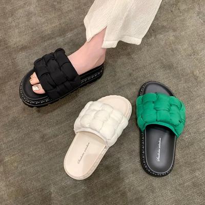 Fashion Designer Women's Slippers 2024 Summer New Trendy and Versatile Outer Wear Slippers Casual Fashion Ladies Thick Sole Slippers