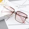 Fashion  Gold Bee Square Sunglasses Women Retro Oversized Glasses Men Shades Metal Frame Ladies Sunglasses Zonnebril Dames